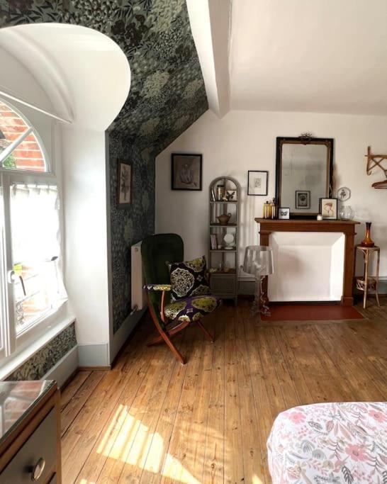 Charmante Maisonette A Arconnay Exterior foto